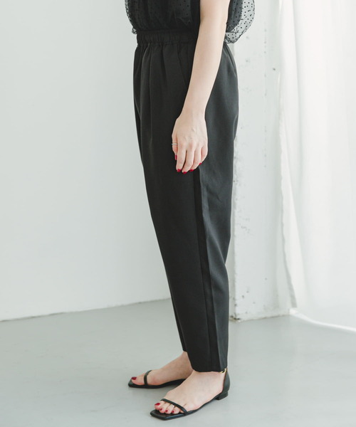 ITEMS URBANRESEARCH（アイテムズ アーバンリサーチ）の「チュールトップス×テーパードパンツ（パンツドレス・レディース・ブラック/グレー・FREE）」の17枚目の写真