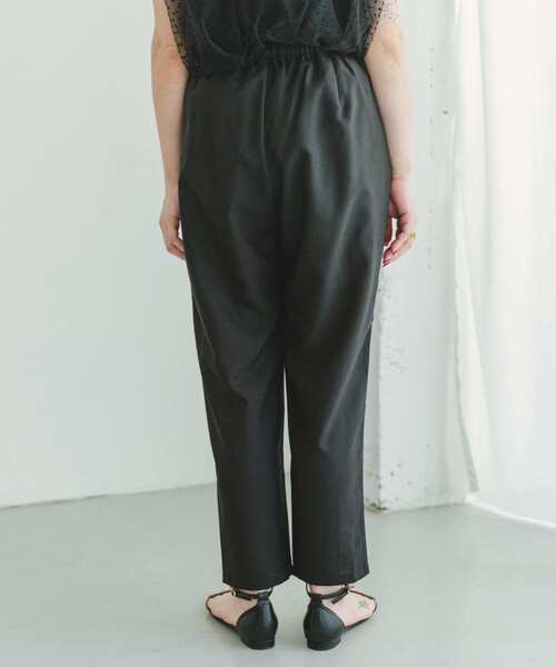 ITEMS URBANRESEARCH（アイテムズ アーバンリサーチ）の「チュールトップス×テーパードパンツ（パンツドレス・レディース・ブラック/グレー・FREE）」の18枚目の写真