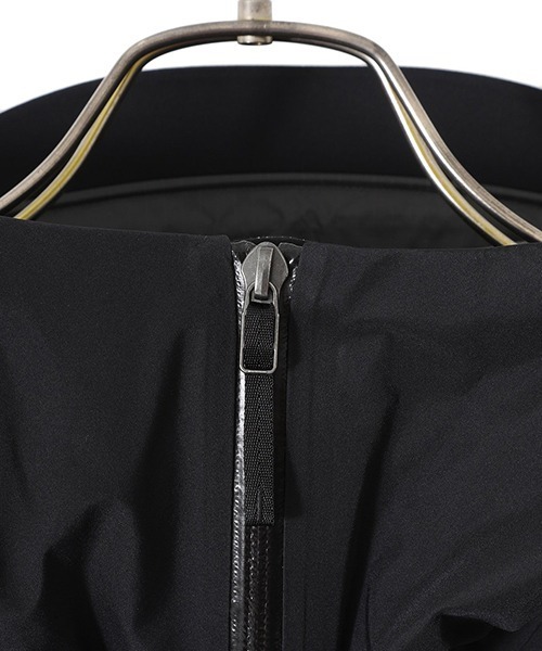 ARC'TERYX（アークテリクス）の「ARC'TERYX / アークテリクス：Beta LT Jacket Men’s：L08696600[STD]（ナイロンジャケット・メンズ・ブラック・XS/S）」の5枚目の写真