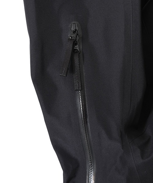 ARC'TERYX（アークテリクス）の「ARC'TERYX / アークテリクス：Beta LT Jacket Men’s：L08696600[STD]（ナイロンジャケット・メンズ・ブラック・XS/S）」の8枚目の写真