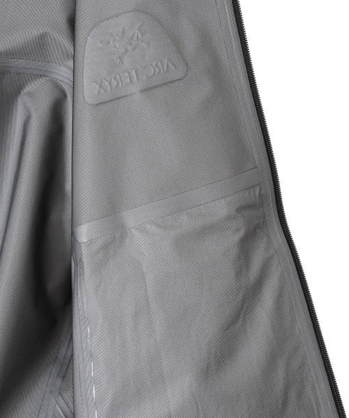 ARC'TERYX（アークテリクス）の「ARC'TERYX / アークテリクス：Beta LT Jacket Men’s：L08696600[STD]（ナイロンジャケット・メンズ・ブラック・XS/S）」の9枚目の写真