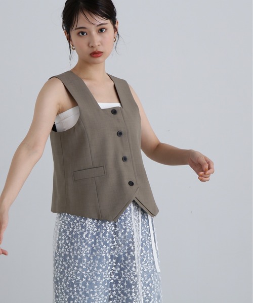N.(N. Natural Beauty Basic)(エヌエヌナチュラルビューティーベーシック)の「◆スクエアフロントジレ(ベスト・レディース・ブラウン/ベージュ・MEDIUM)」の1枚目の写真