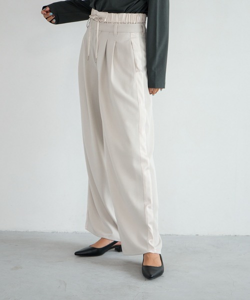 BAYFLOW（ベイフロー）の「[シワになりにくい]Wウエストワイドラインパンツ（その他パンツ・レディース・グレイッシュベージュ/チャコール/モカ・SMALL/MEDIUM）」の3枚目の写真