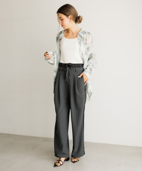 BAYFLOW（ベイフロー）の「[シワになりにくい]Wウエストワイドラインパンツ（その他パンツ・レディース・グレイッシュベージュ/チャコール/モカ・SMALL/MEDIUM）」の5枚目の写真