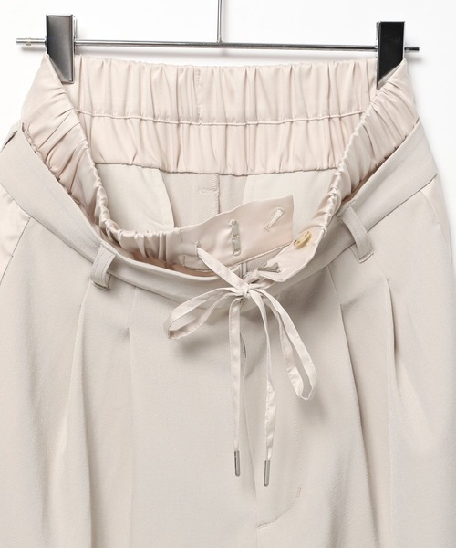 BAYFLOW（ベイフロー）の「[シワになりにくい]Wウエストワイドラインパンツ（その他パンツ・レディース・グレイッシュベージュ/チャコール/モカ・SMALL/MEDIUM）」の17枚目の写真