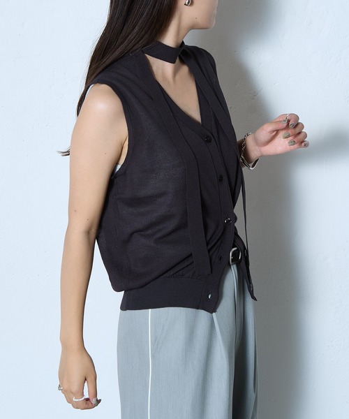 COLONY 2139（コロニートゥーワンスリーナイン）の「WEB・一部店舗限定 / チョーカー付2WAYニッベスト（ベスト・レディース・ネイビー/チャコールグレー/グレイッシュベージュ・FREE）」の21枚目の写真