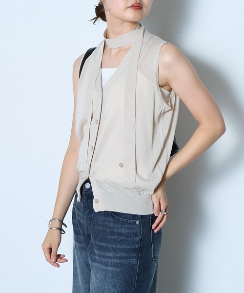 COLONY 2139（コロニートゥーワンスリーナイン）の「WEB・一部店舗限定 / チョーカー付2WAYニッベスト（ベスト・レディース・ネイビー/チャコールグレー/グレイッシュベージュ・FREE）」の5枚目の写真