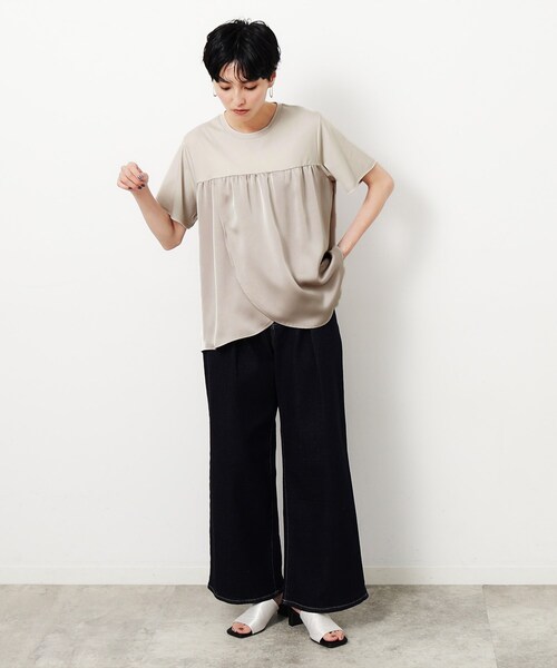 OPAQUE.CLIP(オペークドットクリップ)の「◆サテンドッキングカットソー【洗濯機洗い可】(Tシャツ/カットソー・レディース・ブラック/ライトベージュ・40/38/36)」の4枚目の写真