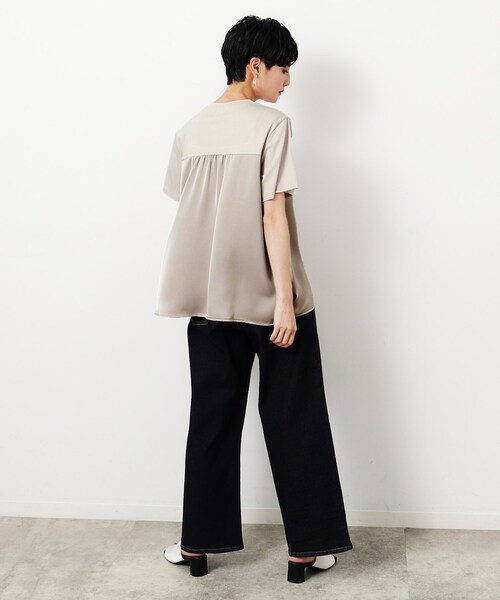 OPAQUE.CLIP(オペークドットクリップ)の「◆サテンドッキングカットソー【洗濯機洗い可】(Tシャツ/カットソー・レディース・ブラック/ライトベージュ・40/38/36)」の5枚目の写真