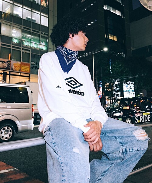 UMBRO（アンブロ）の「UMBRO/アンブロ SP BIG Logo Sweat/別注 ビッグロゴ クルーネックスウェット/刺繍ロゴ（スウェット・メンズ・グレー/ブラウン/ブラック/ホワイト・MEDIUM/LARGE/X-LARGE）」の18枚目の写真