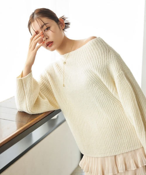 mysty woman(ミスティウーマン)の「キモウアゼ2WAYニットプルオーバー 152977(ニット/セーター・レディース・グリーン/オフホワイト/チャコールグレー/ピンク・FREE)」の2枚目の写真