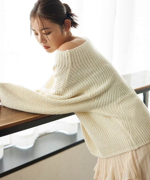 mysty woman(ミスティウーマン)の「キモウアゼ2WAYニットプルオーバー 152977(ニット/セーター・レディース・グリーン/オフホワイト/チャコールグレー/ピンク・FREE)」の6枚目の写真