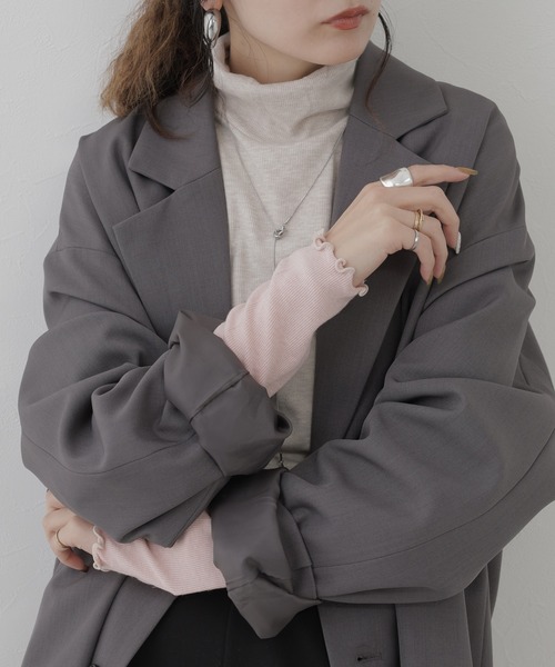 Miunelora(ミューネローラ)の「Miunelora 配色テレコリブカットソー(Tシャツ/カットソー・レディース・ブラック/ライトグレー/ネイビー/オフホワイト/チャコールグレー/ライトベージュ/ブラック系/ベージュ系・38)」の7枚目の写真
