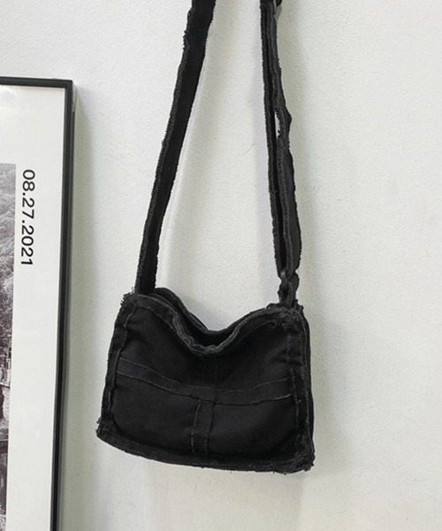 Coo+i(クーイ)の「ダメージ加工キャンパスミニショルダーバッグ(ショルダーバッグ・レディース・ブルー/ブラック/カーキ/ライトブルー/ホワイト/ブラウン・FREE)」の2枚目の写真