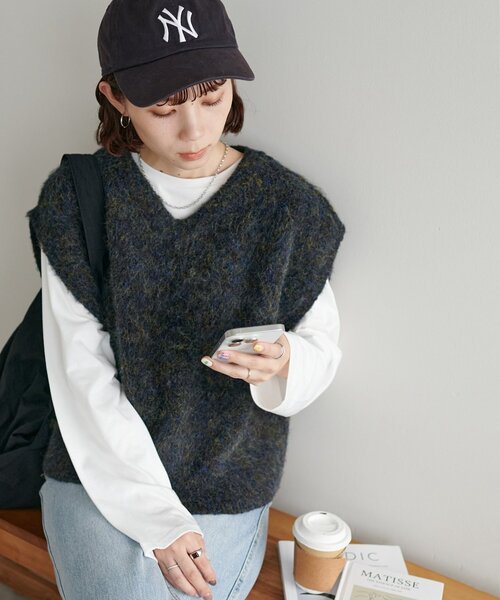 DISCOAT(ディスコート)の「【WEB限定】メランジシャギーショートベスト(ニット/セーター・レディース・グレー/ブラック/ブラウン・MEDIUM)」の4枚目の写真
