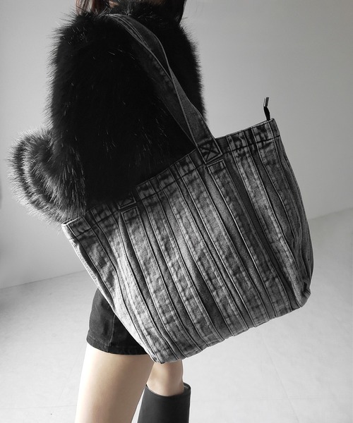 me+em select（ミームセレクト）の「※※【 ２color 】ケミカルウォッシュスクエアデニムバッグ ／ chemical wash square denim bag（トートバッグ・レディース・ブラック/ブルー・FREE）」の14枚目の写真