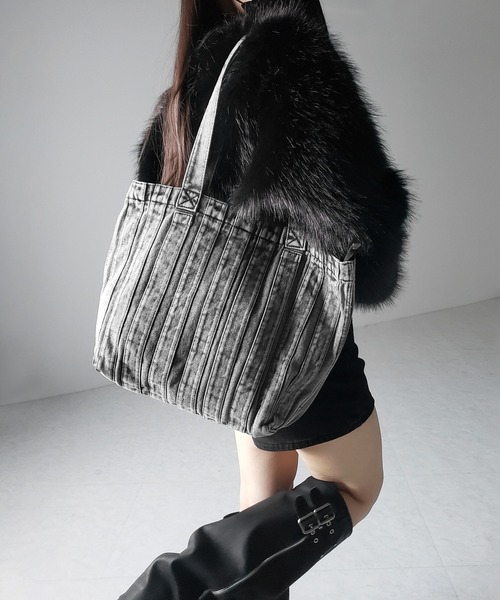 me+em select（ミームセレクト）の「※※【 ２color 】ケミカルウォッシュスクエアデニムバッグ ／ chemical wash square denim bag（トートバッグ・レディース・ブラック/ブルー・FREE）」の15枚目の写真