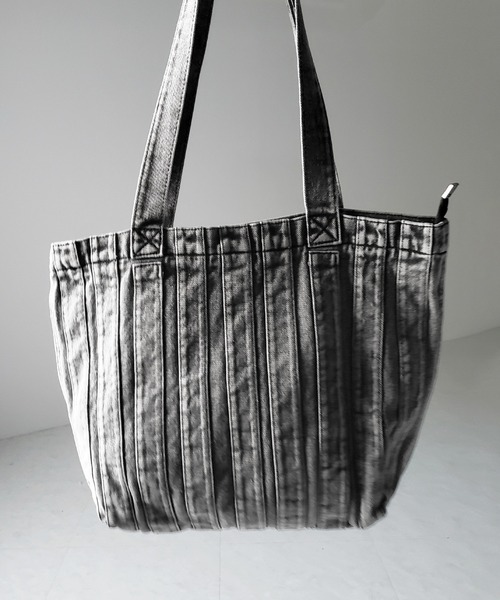 me+em select（ミームセレクト）の「※※【 ２color 】ケミカルウォッシュスクエアデニムバッグ ／ chemical wash square denim bag（トートバッグ・レディース・ブラック/ブルー・FREE）」の17枚目の写真