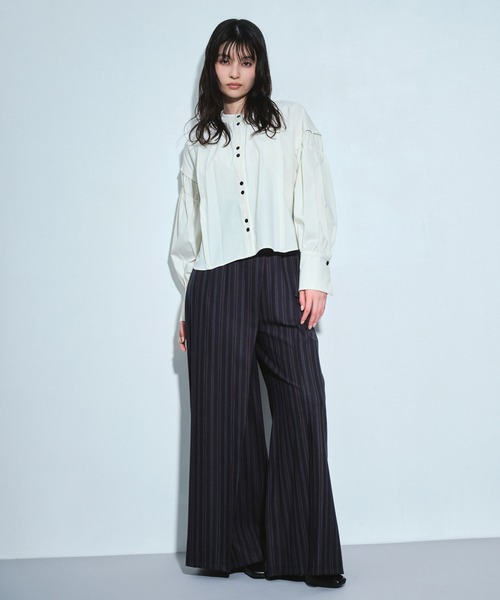 UNITED TOKYO（ユナイテッドトウキョウ）の「ボリュームスリーブギャザーブラウス｜ウォッシャブル/撥水/ストレッチ/春服（シャツ/ブラウス・レディース・ホワイト/カーキ・FREE）」の19枚目の写真