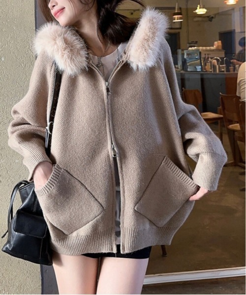 gossip！ロサンゼルス（ゴシップロサンゼルス）の「Y2K エコファー フード ジップアップ  パーカー（パーカー・レディース・オフホワイト/ブラウン/グレー/ブルー・FREE）」の13枚目の写真