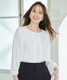 フロントタックブラウス