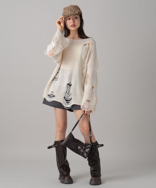 FOREVER 21（フォーエバー トゥエンティーワン）の「【2024FW】ダメージニットプルオーバー（ニット/セーター・レディース・グレー/ホワイト・FREE）」の17枚目の写真