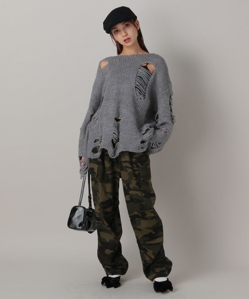 FOREVER 21（フォーエバー トゥエンティーワン）の「【2024FW】ダメージニットプルオーバー（ニット/セーター・レディース・グレー/ホワイト・FREE）」の3枚目の写真