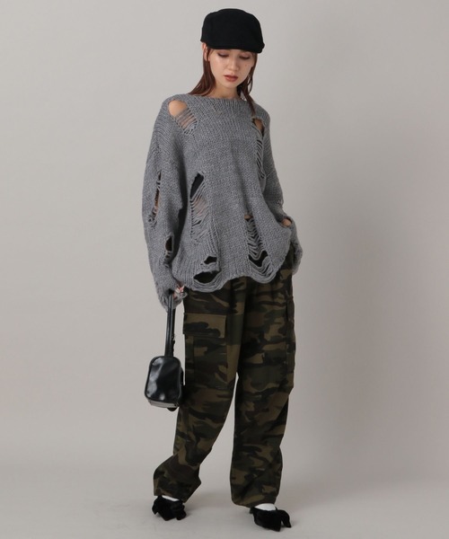 FOREVER 21（フォーエバー トゥエンティーワン）の「【2024FW】ダメージニットプルオーバー（ニット/セーター・レディース・グレー/ホワイト・FREE）」の5枚目の写真