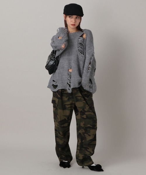 FOREVER 21（フォーエバー トゥエンティーワン）の「【2024FW】ダメージニットプルオーバー（ニット/セーター・レディース・グレー/ホワイト・FREE）」の6枚目の写真