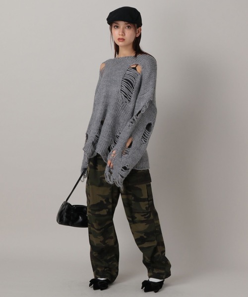 FOREVER 21（フォーエバー トゥエンティーワン）の「【2024FW】ダメージニットプルオーバー（ニット/セーター・レディース・グレー/ホワイト・FREE）」の7枚目の写真