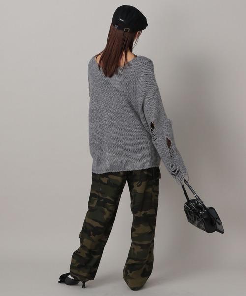 FOREVER 21（フォーエバー トゥエンティーワン）の「【2024FW】ダメージニットプルオーバー（ニット/セーター・レディース・グレー/ホワイト・FREE）」の9枚目の写真