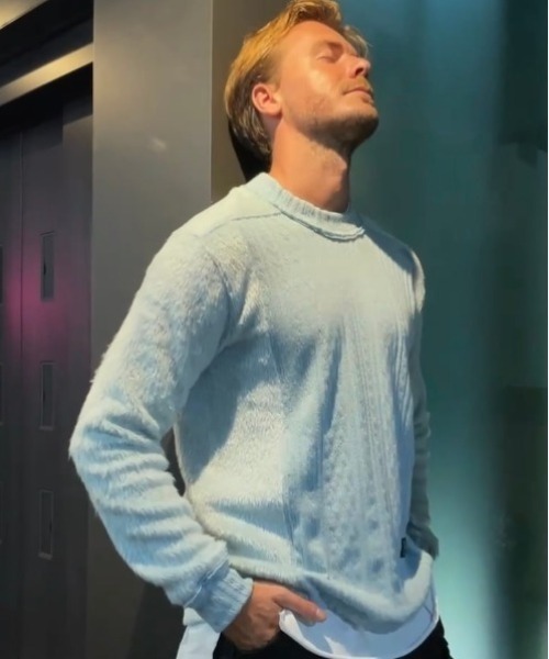 FranCisT_MOR.K.S.（フランシストモークス）の「FranCisT_MOR.K.S./フランシスト モークス/HYBRID SHAGGY PULL OVER（ニット/セーター・メンズ・サックスブルー/ライラック・2/3/4/5）」の12枚目の写真