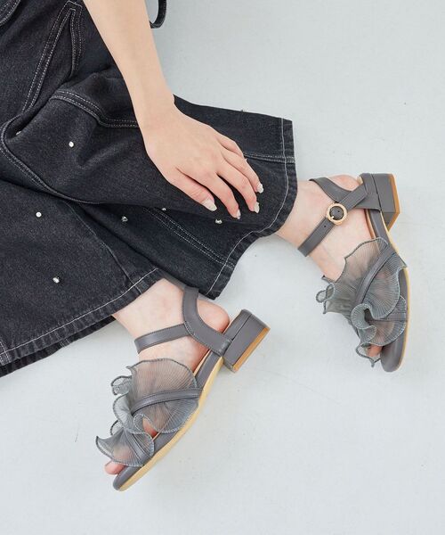 MAJESTIC LEGON（マジェスティックレゴン）の「シアーフリルサンダル（サンダル・レディース・ブラック/ベージュ/グレー/アイボリー/ブラック系その他/シルバー/オフホワイト/ブラウン系その他4/ブラウン系その他3・SMALL/MEDIUM/LARGE/X-LARGE/XXL）」の11枚目の写真