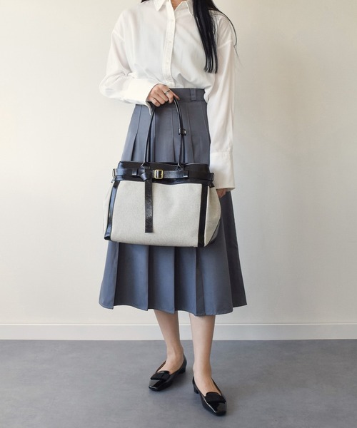 CHRISTIAN VILLA（クリスチャンヴィラ）の「【CHRISTIAN VILLA】レザーハンドルキャンバストート(Q56339)（トートバッグ・レディース・ブラック系その他・ALL）」の3枚目の写真