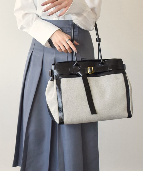 CHRISTIAN VILLA（クリスチャンヴィラ）の「【CHRISTIAN VILLA】レザーハンドルキャンバストート(Q56339)（トートバッグ・レディース・ブラック系その他・ALL）」の2枚目の写真