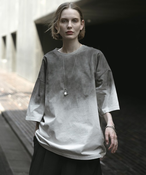 remer（リメール）の「loose basic over Tee / ルーズベーシックオーバーT（Tシャツ/カットソー・メンズ・グレー/ダークグリーン/ターコイズブルー/ブラック/マスタード/ホワイト/レッド/グレー系その他/ブラック系その他・X-SMALL/SMALL/MEDIUM/LARGE）」の5枚目の写真