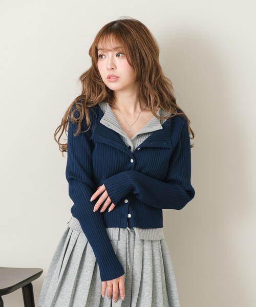 RAY CASSIN（レイカズン）の「配色レイヤードボタンカーディガン（ニット/セーター・レディース・グレー系その他2/ホワイト系その他2/レッド系その他2/ネイビー/ホワイト系その他3・FREE）」の4枚目の写真