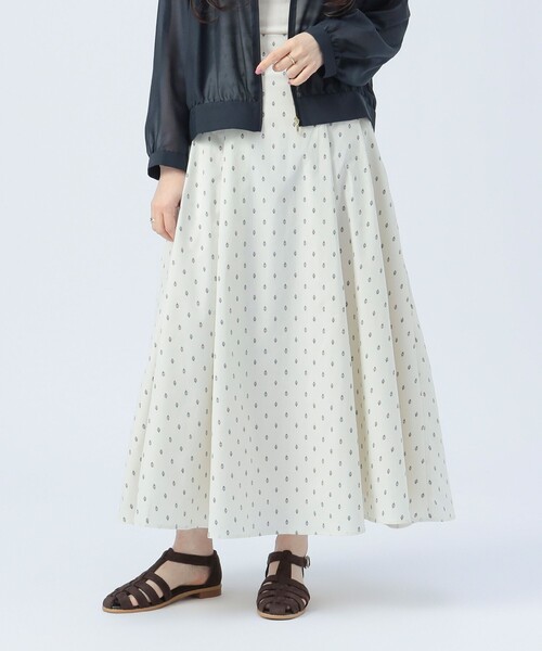 BEAMS HEART（ビームスハート）の「プロバンス タック スカート（スカート・レディース・カーキ/オフホワイト/ネイビー・FREE）」の22枚目の写真
