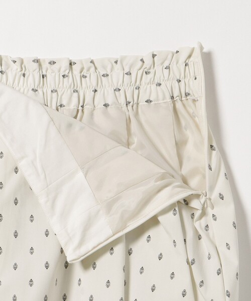 BEAMS HEART（ビームスハート）の「プロバンス タック スカート（スカート・レディース・カーキ/オフホワイト/ネイビー・FREE）」の7枚目の写真