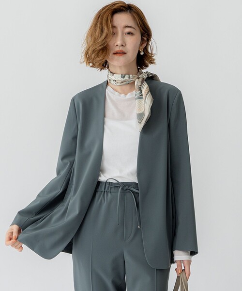 23区(ニジュウサンク)の「【セットアップ対応/洗える】2WAYストレッチツイル ジャケット(ノーカラージャケット・レディース・モスグリーン系/ネイビー系/ベージュ系/ブラック系・36/38/40)」の2枚目の写真