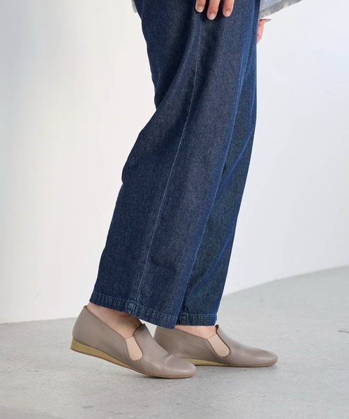 ing(イング)の「【WEB限定】スリッポンシューズ(スリッポン・レディース・ブラック/ベージュ/シルバー・24cm/23.5cm/23cm/22.5cm/24.5cm)」の17枚目の写真