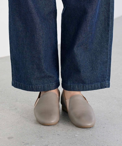 ing(イング)の「【WEB限定】スリッポンシューズ(スリッポン・レディース・ブラック/ベージュ/シルバー・24cm/23.5cm/23cm/22.5cm/24.5cm)」の6枚目の写真