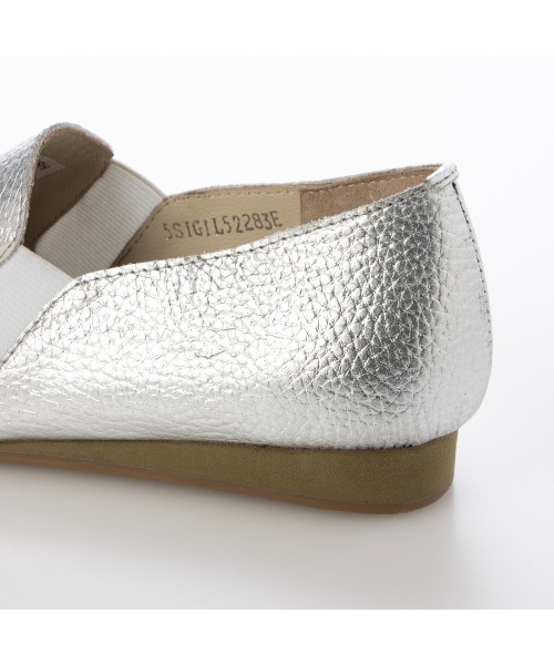 ing(イング)の「【WEB限定】スリッポンシューズ(スリッポン・レディース・ブラック/ベージュ/シルバー・24cm/23.5cm/23cm/22.5cm/24.5cm)」の5枚目の写真