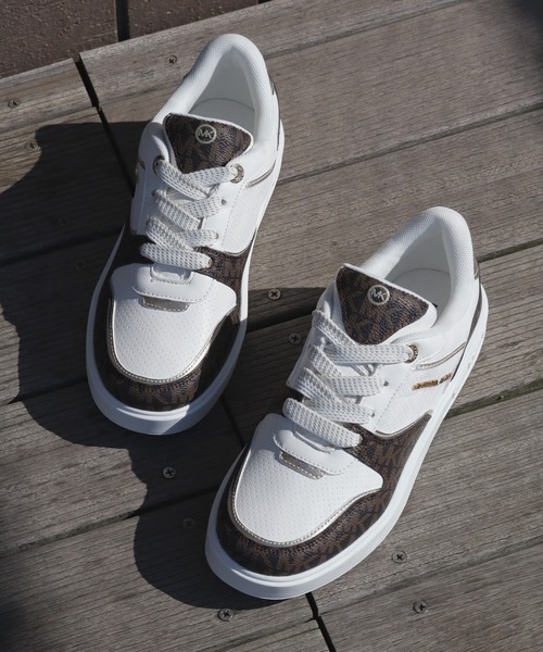 MICHAEL KORS（マイケルコース）の「【MICHAEL KORS/マイケルコース】EMMET RUMI/エメット ルミ（スニーカー・レディース・ホワイト系その他2/ホワイト系その他/シルバー/ベージュ系その他・23.5cm/23.0cm/22.5cm/17.0cm/18.0cm/19.0cm/20.0cm/21.0cm/22.0cm）」の18枚目の写真