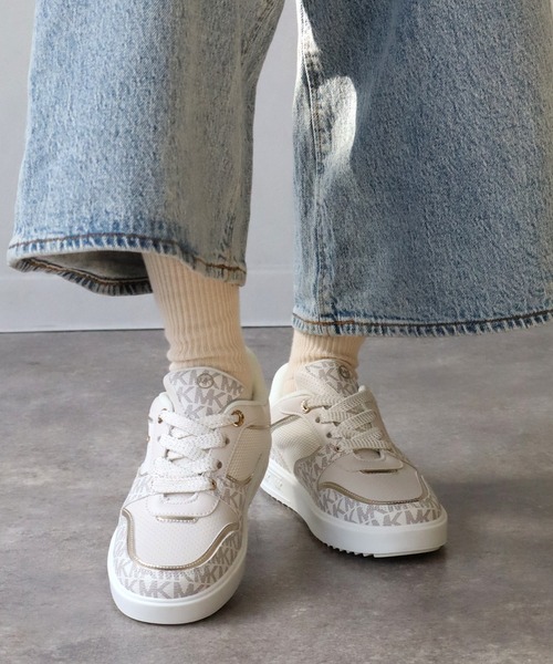 MICHAEL KORS（マイケルコース）の「【MICHAEL KORS/マイケルコース】EMMET RUMI/エメット ルミ（スニーカー・レディース・ホワイト系その他2/ホワイト系その他/シルバー/ベージュ系その他・23.5cm/23.0cm/22.5cm/17.0cm/18.0cm/19.0cm/20.0cm/21.0cm/22.0cm）」の5枚目の写真