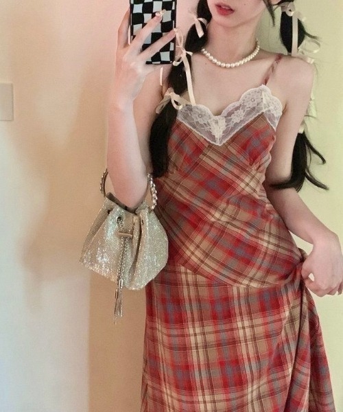 LADY LIKE(レディライク)の「バイアスチェックレース付きキャミワンピース(ワンピース・レディース・レッド・M)」の10枚目の写真