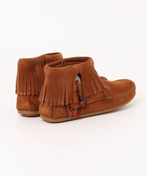 Minnetonka(ミネトンカ)の「【RS】【ミネトンカ MINNETONKA】ブーティー サイドジップ ブーツ CONCHO FEATHER SIDE ZIP BOOT レディース(ブーツ・レディース・ブラウン/ライトベージュ/ブラック・22cm/21.5㎝)」の4枚目の写真