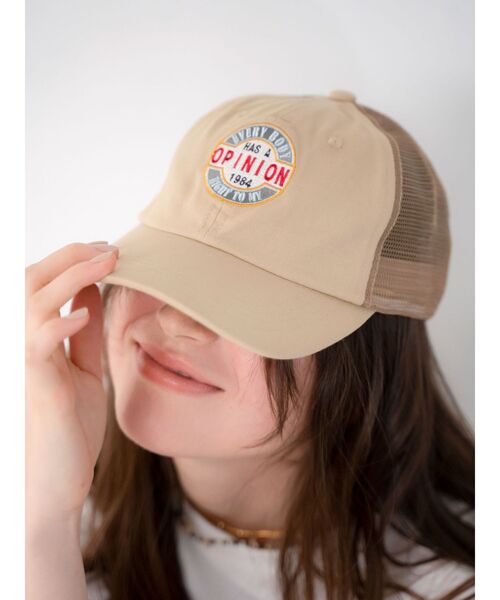 Ungrid(アングリッド)の「ワッペンデザインメッシュキャップ(キャップ・レディース・ベージュ/ネイビー/オフホワイト・FREE)」の6枚目の写真