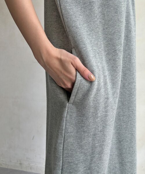 DouDou(ドゥドゥ)の「【SAKURA×okochi企画】前後2WAYジップワンピース(ワンピース・レディース・グレー/オフホワイト/パープル/ネイビー/ブラウン/ブラック/キャメル/ピンク・FREE/PS/SHORT)」の13枚目の写真