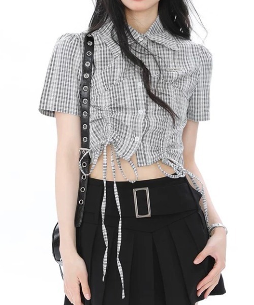 Sibra(シブラ)の「ドロストクロップドシャツ(シャツ/ブラウス・レディース・ホワイト×ブラック/ブルー/ホワイト/ネイビー・M)」の3枚目の写真